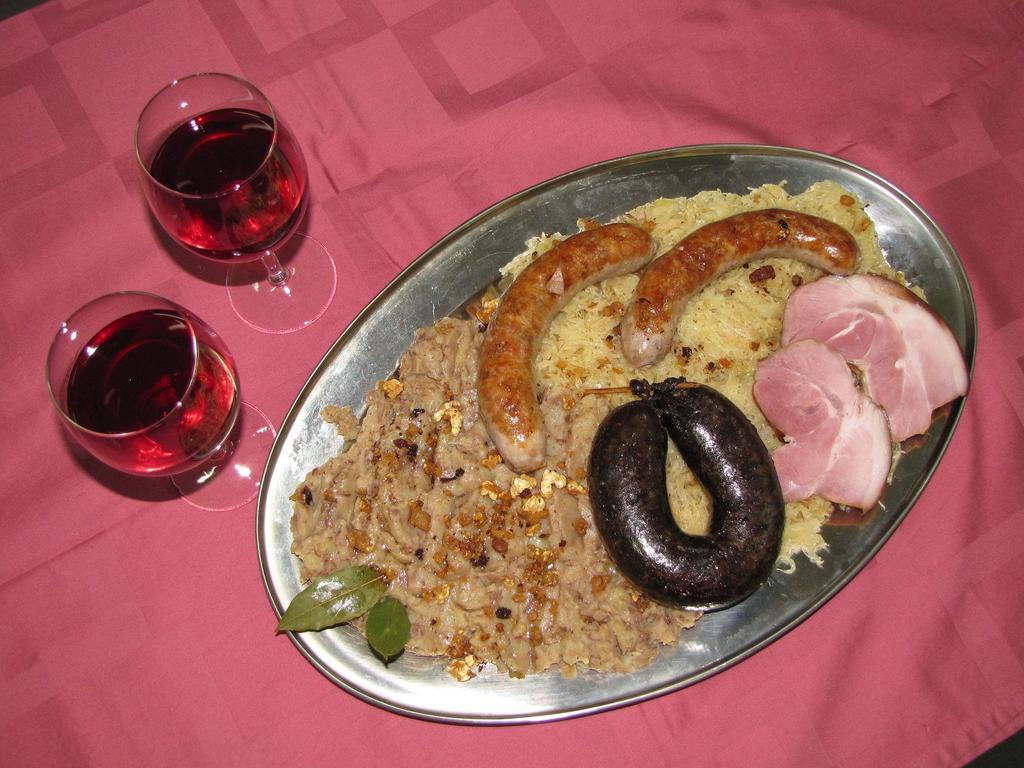 Guesthouse Zorko Gostilna Domen Šmarješke Toplice Esterno foto