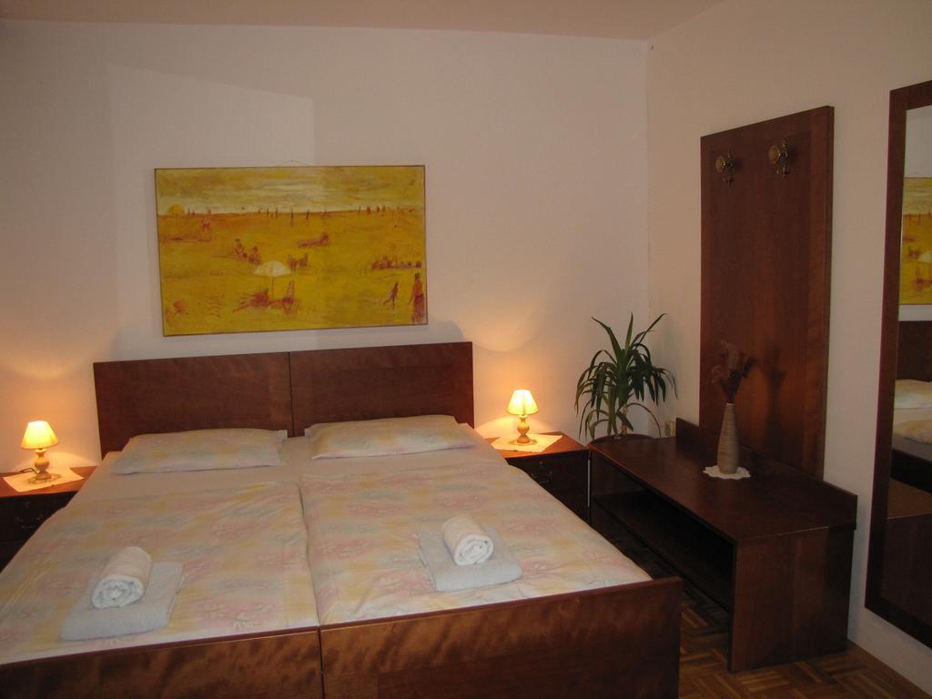 Guesthouse Zorko Gostilna Domen Šmarješke Toplice Esterno foto